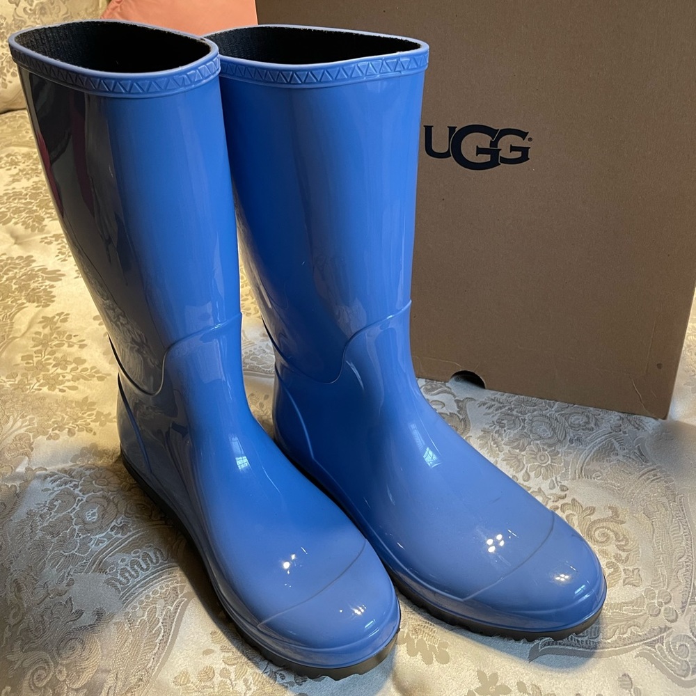 NWT Lt Blue UGG Rain Boot